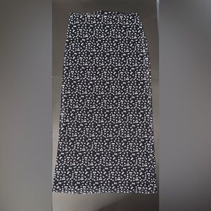 Chic Black and White Floral Maxi Skirt